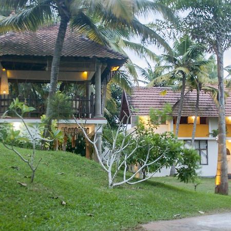 Over The Hill Poovar Exterior foto